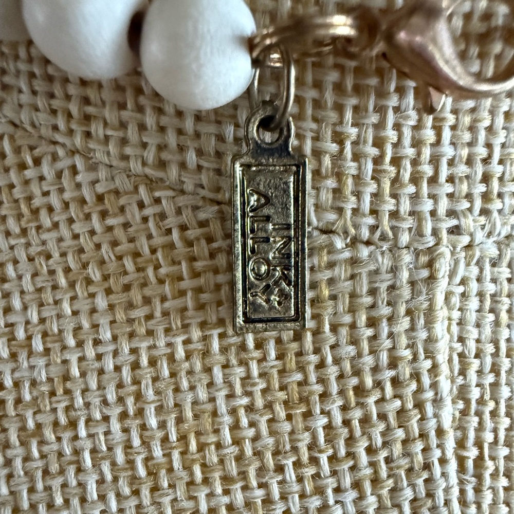 New🌟Anthropologie-Elegant White and Gray Beaded Necklace with Tassel - Picture 5 of 6